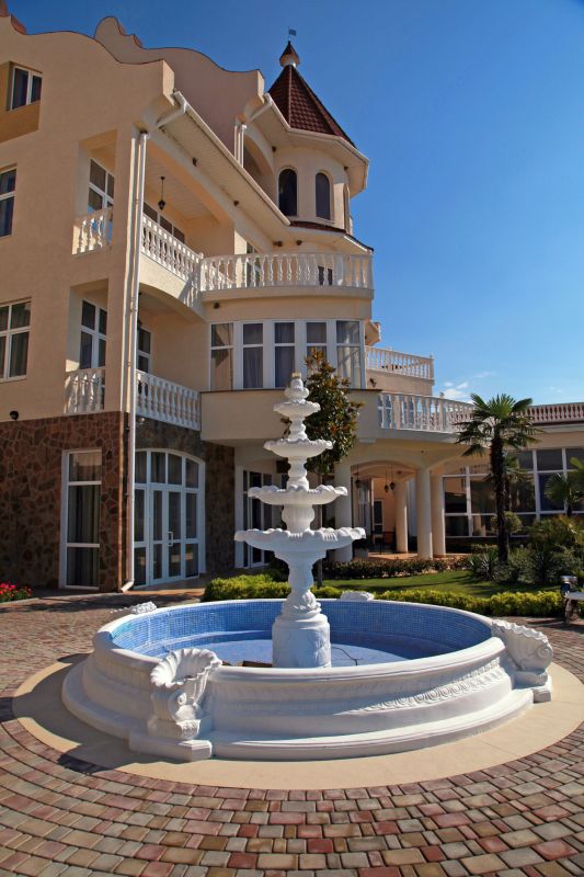 Garden Fountain Installation in Honolulu, HI